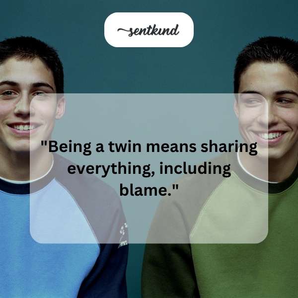 Two identical children stand back-to-back looking mischievous.